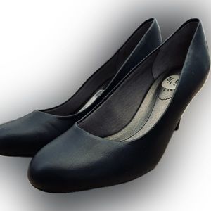 Life Stride Pumps W Size 6 1/2 Navy Blue New with No Box